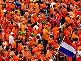Голландский священник уволен за любовь к оранжевым цветам сборной