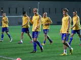 На Евро-2012 сборная Украины проведет три тренировки, открытые для болельщиков