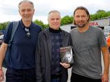 В Украине свою книгу Андрей Шевченко одному из первых подарил своему первому тренеру (ФОТО)