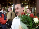 Валерий Газзаев прилетел в Киев
