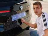 Andriy Lunin received a new BMW electric car from Real Madrid (PHOTO)