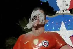 Статуе Алексиса Санчеса в Чили изуродовали лицо (ФОТО)