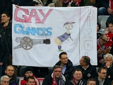 «Баварию» накажут за баннер «Gay Gunners» (ФОТО)
