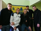 Игроки «Динамо» посетили раненых Героев Украины (ВИДЕО)