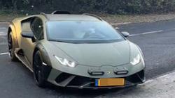 Ерлінг Холанд придбав рідкісний автомобіль Lamborghini за 250 тисяч фунтів. Форвард МС заробляє цю суму за 2 дні (ФОТО)