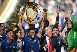 Палмер: «Я знав, що Трамп буде на церемонії, але не очікував побачити його разом з нами на святкуванні»