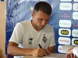Jetzt ist es offiziell. Alexander Karavayev unterschreibt neuen Vertrag bei Dynamo Kyiv