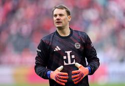 Sportdirektor von Bayern: 'Neuer spielt eine außergewöhnliche Saison'