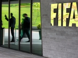 Kolejne faux pas FIFA: oficjalny plakat Mistrzostw Świata FIFA przedstawia zawodnika reprezentacji Rosji