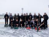 Болельщики «Александрии» расчищали снег на клубном стадионе (ФОТО)
