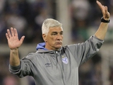 В Аргентине фанат плюнул в тренера, и тот подал в отставку