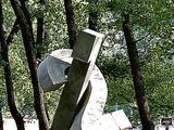 8 июня на Трухановом острове откроют памятник шведам с бутсой Шевченко
