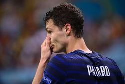 В стане соперника. Защитник сборной Франции получил травму, и с Украиной в отборе ЧМ-2022 не сыграет