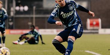 Первый гол Зинченко за «Аякс»