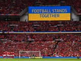 Englische Premier League: „Wir und unsere Klubs unterstützen weiterhin die Menschen in der Ukraine“