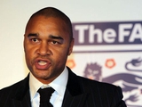 В футбольной ассоциации Англии опечалены отставкой расиста Эллиота