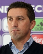 Бесник Хаси