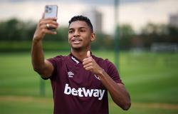 Shakhtar" offered "West Ham" 15 million euros for 18-year-old Brazilian winger