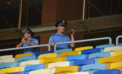 Милиция задержала болельщиков, которые жгли фаера на «Арене Львов»