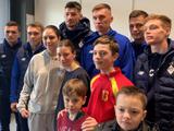 Гравці «Динамо» завітали до центру біженців у Варшаві (ФОТО)