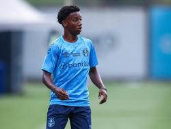 Полузащитник «Гремио»: «Клуб принял предложение «Шахтера», но я поговорил со своей семьей и решил, что лучше отказаться»