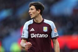 «Барселона» хоче підписати захисника «Астон Вілли» Пау Торреса