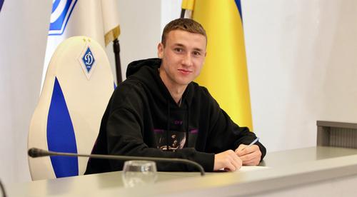 Офіційно. Владислав Ванат продовжив контракт із «Динамо»