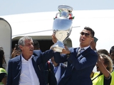 Роналду – футболист года в Португалии, Сантуш — лучший тренер