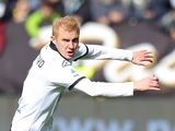 To his team! Kovalenko received a yellow card and became the worst player of Spezia in the next match of Serie A