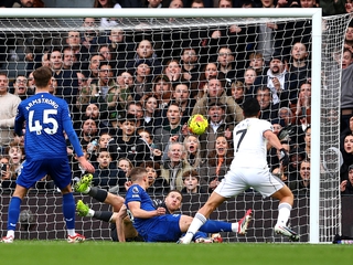 Виталий Миколенко записал в свой пассив автогол в матче против «Фулхэма» (ВИДЕО)
