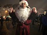 «Дед Мороз на корпоратив не нужен?». Артем Милевский примерил костюм сказочного персонажа (ФОТО)