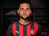 Официально. Адриен Рабьо — игрок «Милана»