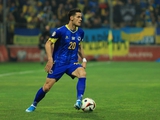Боснийский полузащитник в матче со сборной Украины играл со сломанной рукой