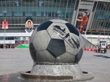 Przedstawiciel Szachtara: „Pomnik balu jest na swoim miejscu i czeka na powrót Szachtara do ukraińskiego Doniecka”