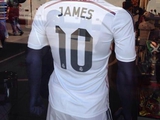 В Мадриде уже продают футболки Хамеса (ФОТО)