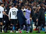 Valencia and Real Madrid players got into a fight in the stands after the match. Tchouameni broke a billboard (PHOTO)
