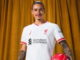 "Liverpool presented the third set of uniforms (PHOTOS)