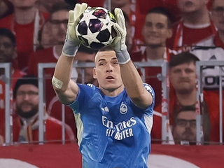 Лунин снова сыграл за «Реал» Лиге чемпионов, пропустил 4 гола, совершил 4 сейва и стал одним из худших по оценкам