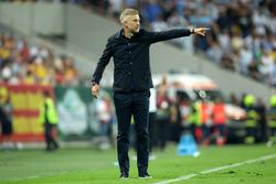 Im Lager des Gegners. Der Cheftrainer der rumänischen Nationalmannschaft weigert sich, seinen Vertrag zu verlängern. Es lief auf