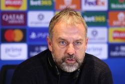 Флик — после поражения от «Челси» (0:3): «Будет трудно финишировать в восьмерке лучших, но это возможно»