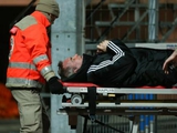 Тренер клуба второго дивизиона чемпионата Франции доставлен в больницу после попадания мяча в лицо