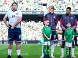 A fan pretended to be an England player at a Nations League match and went on the pitch with the team (PHOTO, VIDEO)