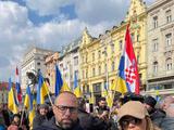«Слава Україні»: Ігор Йовічевич з плакатом підтримує Україну в Загребі (ФОТО)