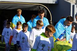 Матч «Динамо» — «Силекс» посетили украинские дети-сироты (ФОТО)