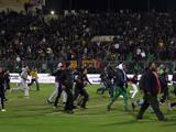 73 человека погибли во время футбольных беспорядков в Египте (ФОТО)