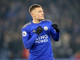 Jamie Vardy signs new contract with Leicester