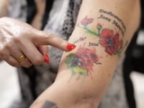 59-летняя поклонница Моуринью сделала 20 татуировок со своим кумиром (ФОТО)