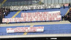 Болельщики «Милана» заполнили трибуну плакатами против Галлиани, Берлускони и Михайловича