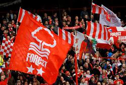 «Зинченко вызывает противоречивые мнения»: болельщики «Ноттингем Форест» отреагировали на игру украинца с «Бетисом»