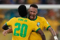 Скандал в сборной Бразилии: Неймар, Винисиус и Ришарлисон за несколько часов до матча устроили вечеринку с женщинами в отеле